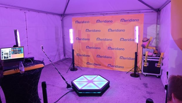 Fotomatón para eventos de empresa con carpa Fotomatón para eventos de empresa con carpa
